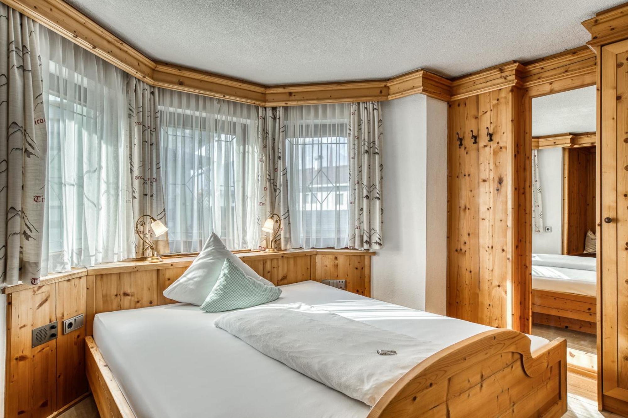 Hotel Alpenstolz Mieders Pokoj fotografie
