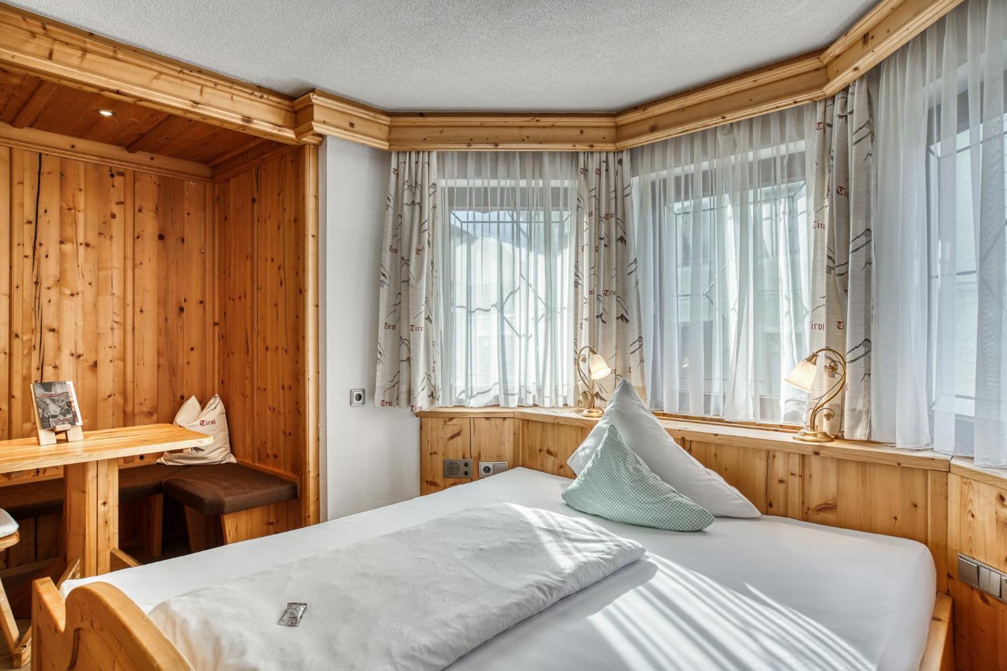 Hotel Alpenstolz Mieders Pokoj fotografie