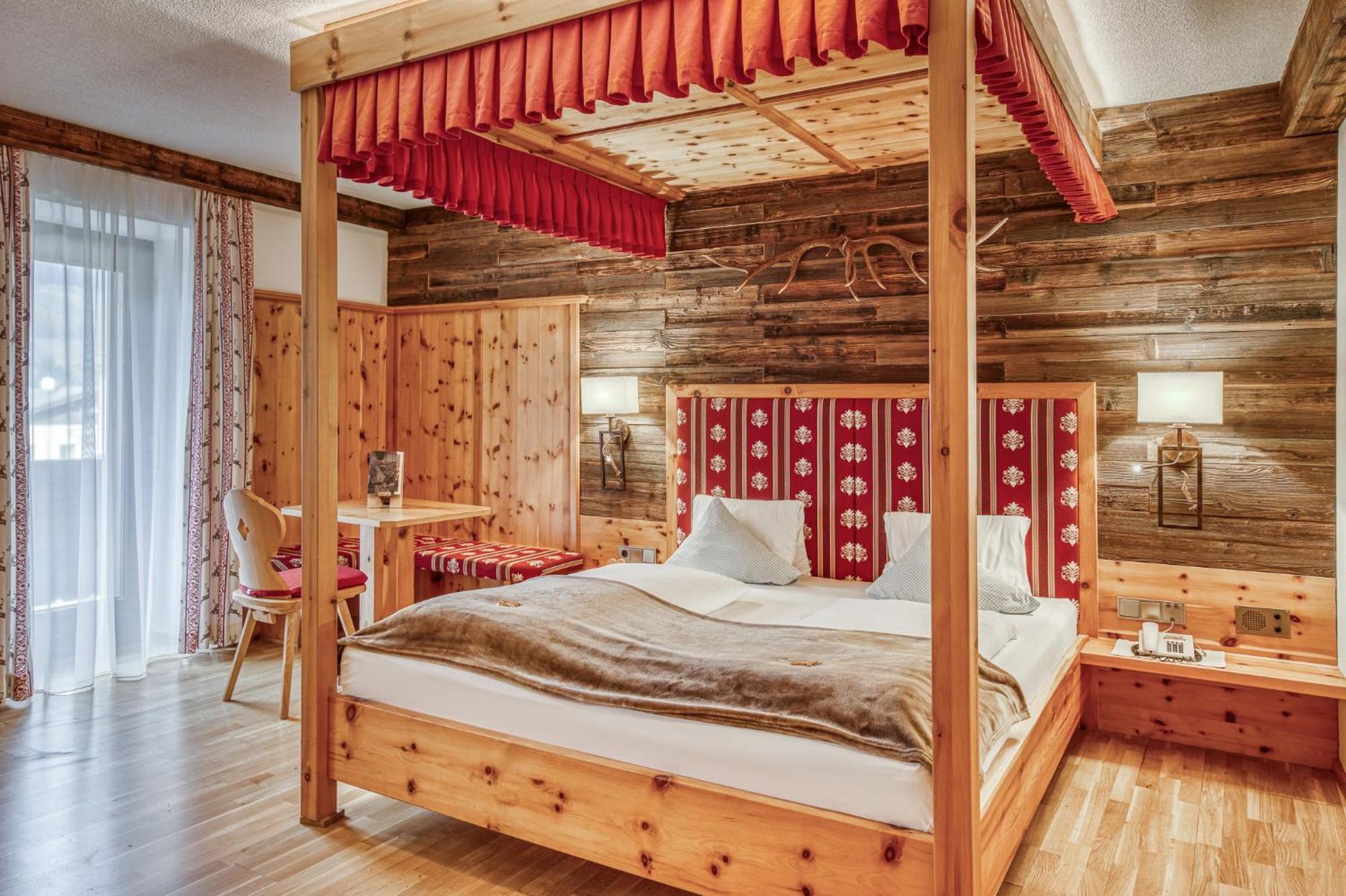 Hotel Alpenstolz Mieders Pokoj fotografie