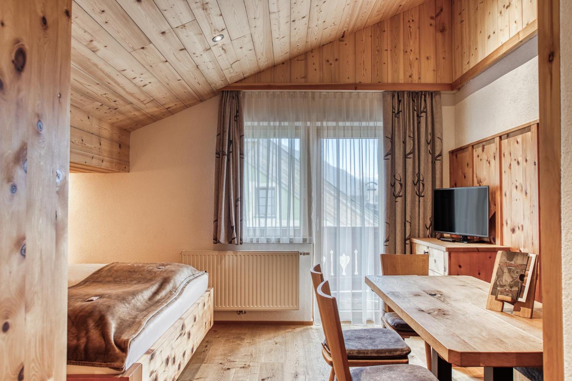 Hotel Alpenstolz Mieders Pokoj fotografie