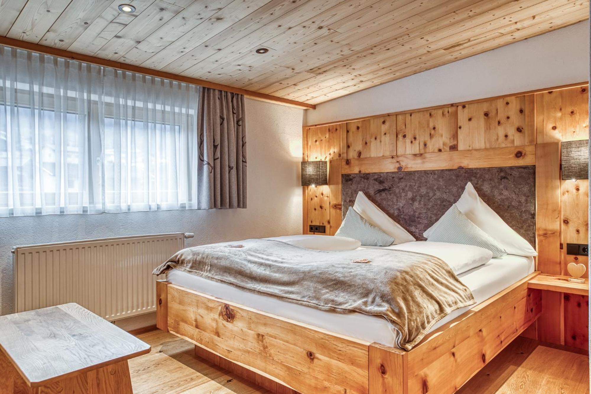 Hotel Alpenstolz Mieders Pokoj fotografie
