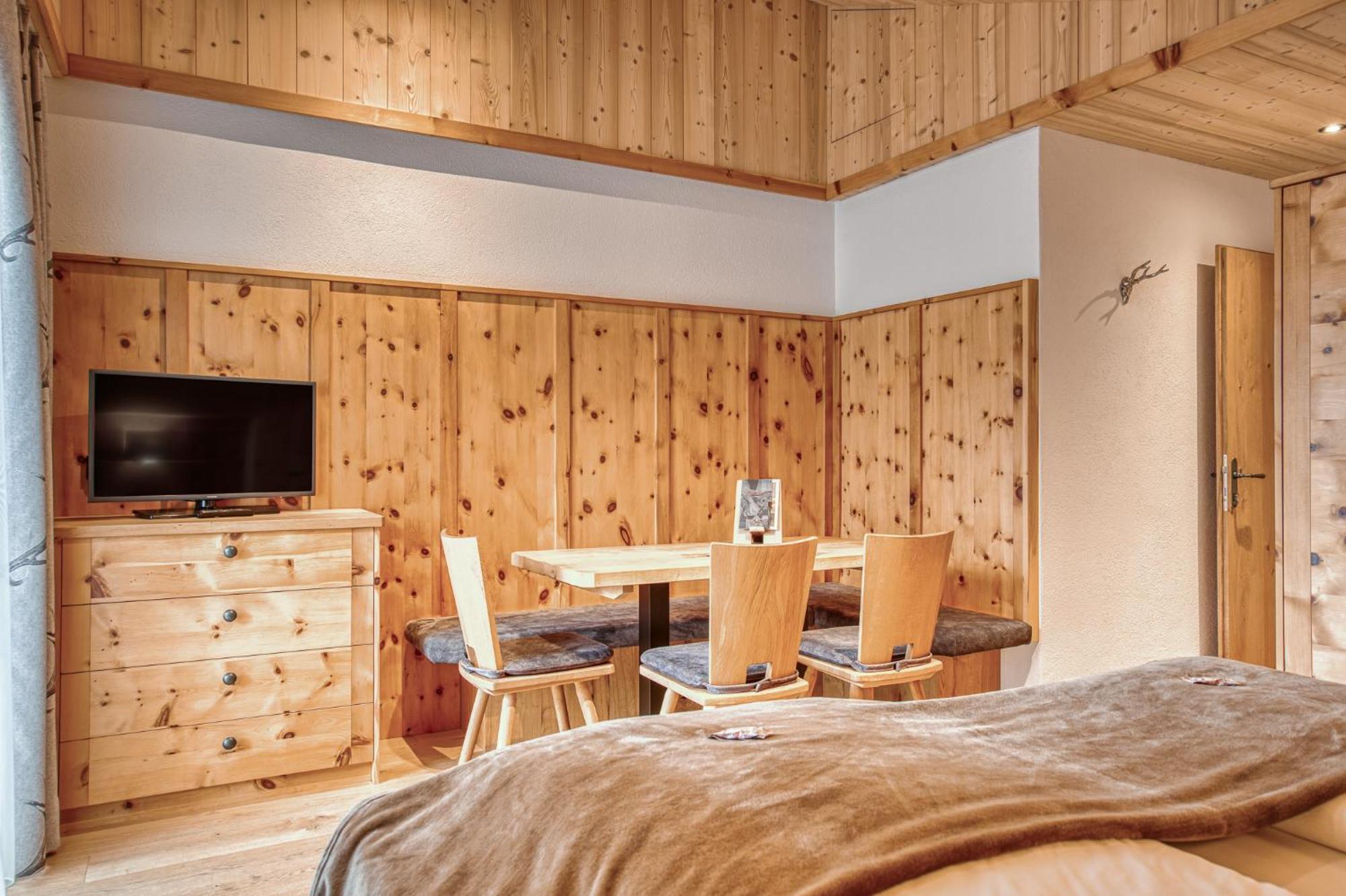 Hotel Alpenstolz Mieders Pokoj fotografie